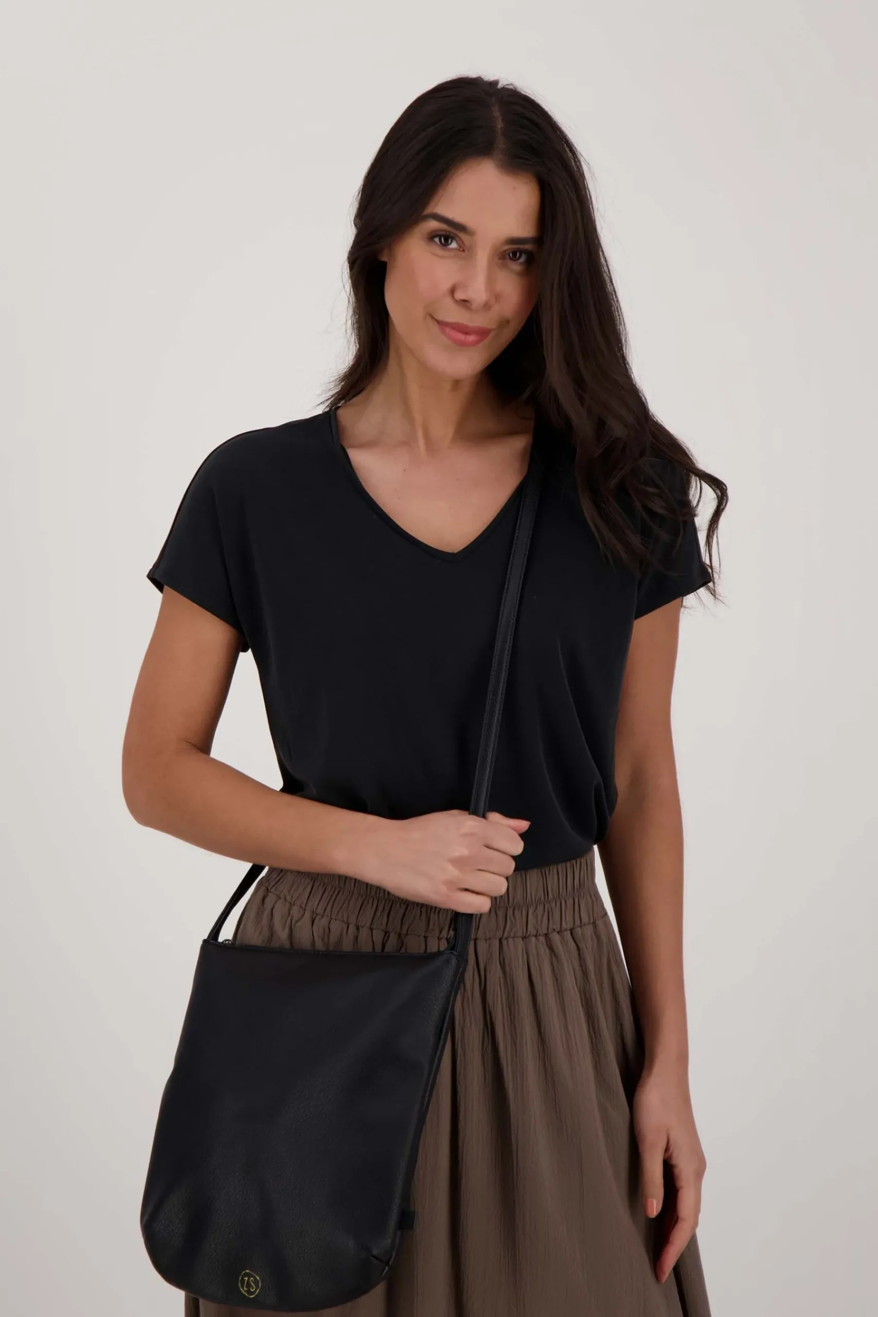 zusss_basic_schoudertas_zwart_1.webp Sale basic schoudertas Schoudertassen & Handtassen