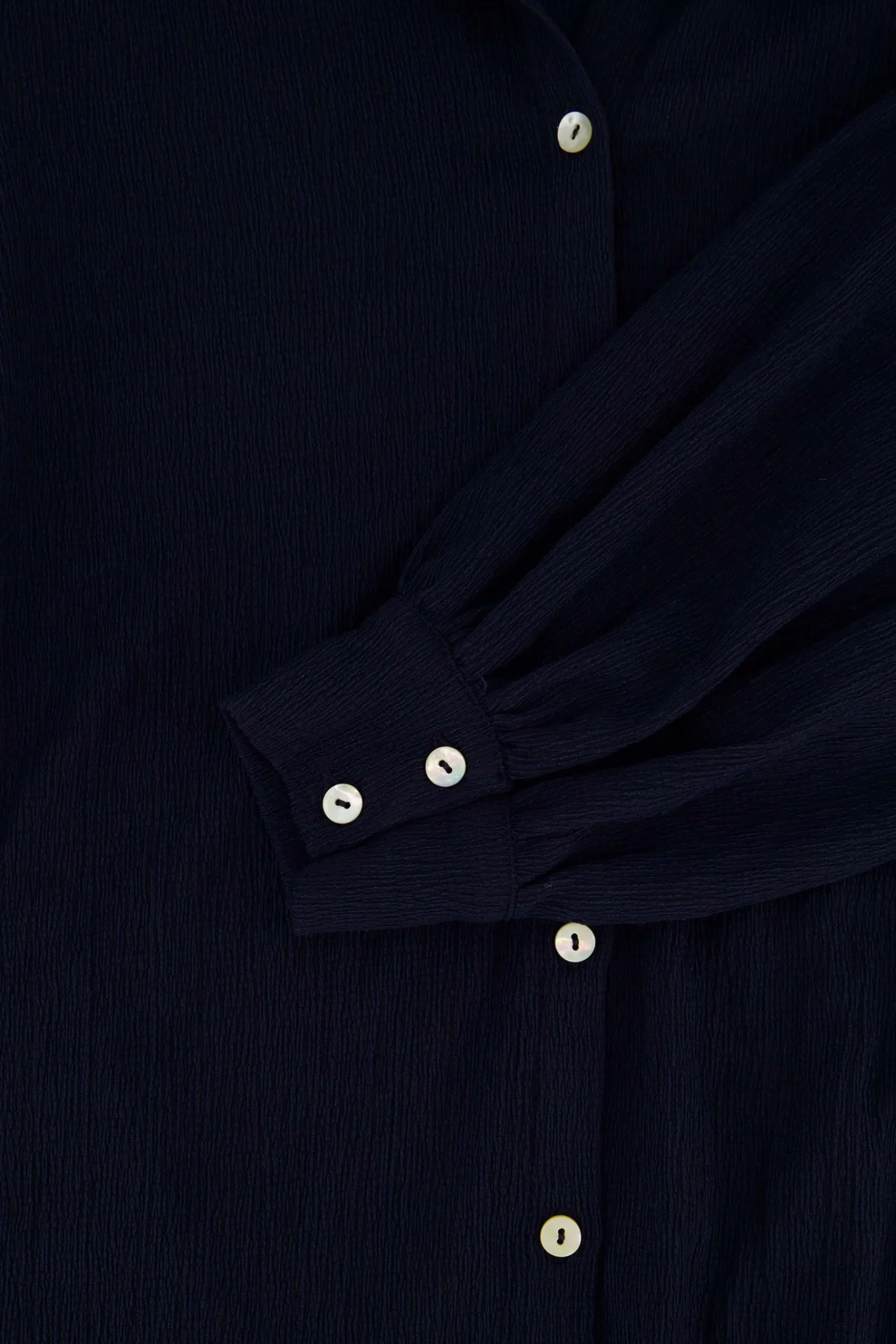 zusss_blouse_in_crinkle_stof_donkerblauw_3.webp Best blouse in crinkle stof Tops
