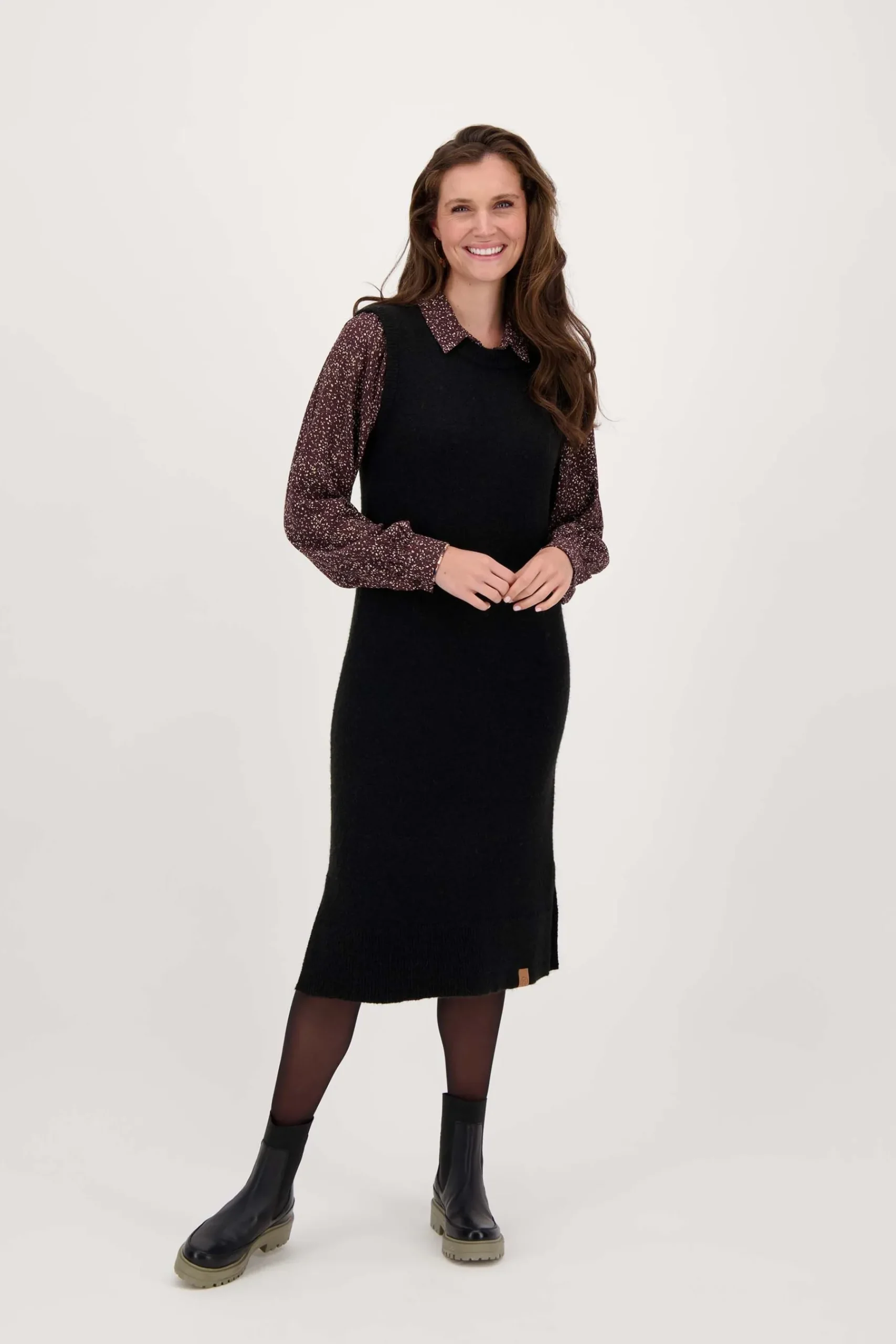 zusss_gebreide_spencer_jurk_zwart_1.webp Fashion gebreide spencer jurk Jurkjes & Rokken