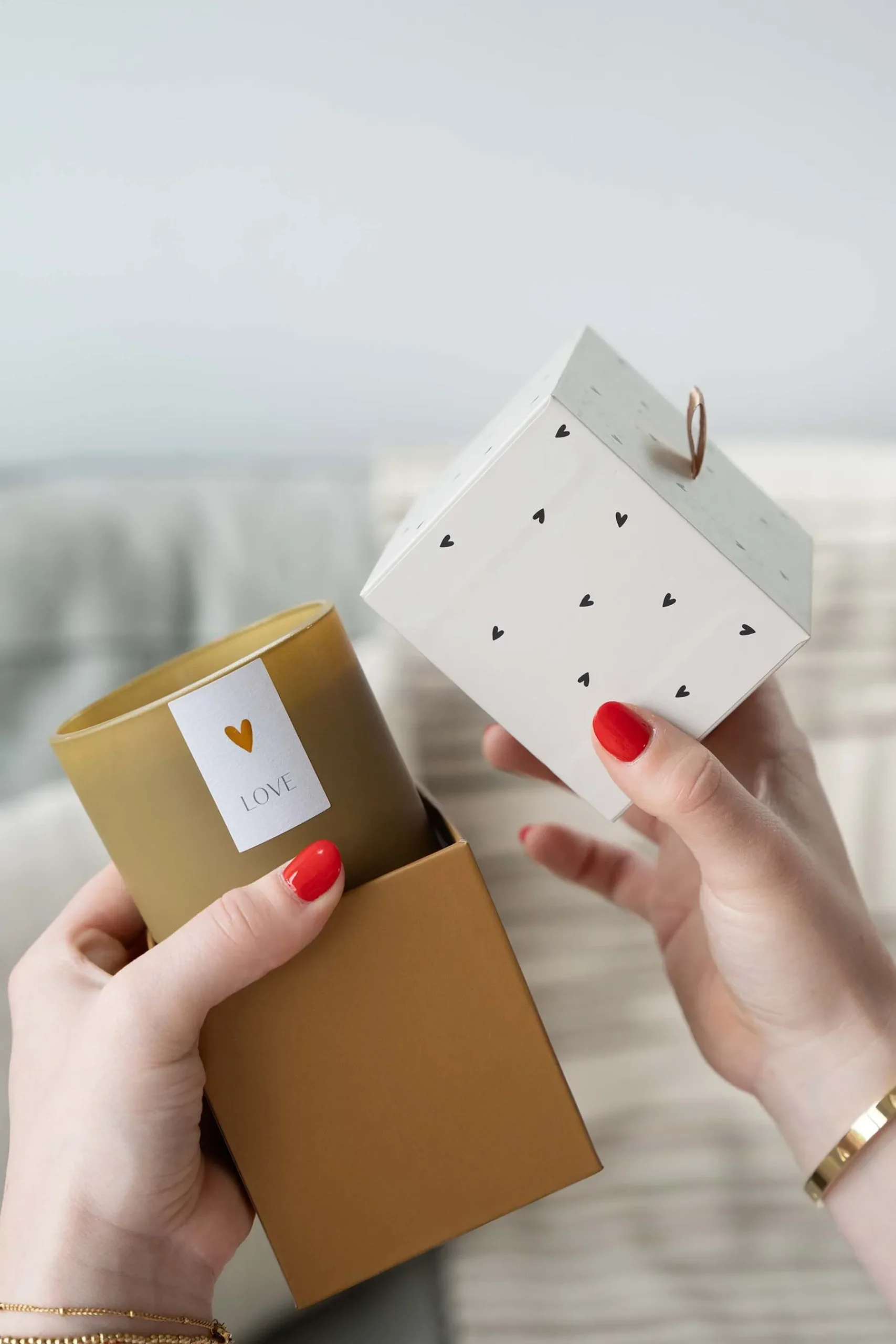 zusss_geurkaars_in_doosje_bamboe_hartje_oker_2.webp Flash Sale geurkaars in doosje bamboe hartje Geurkaarsen