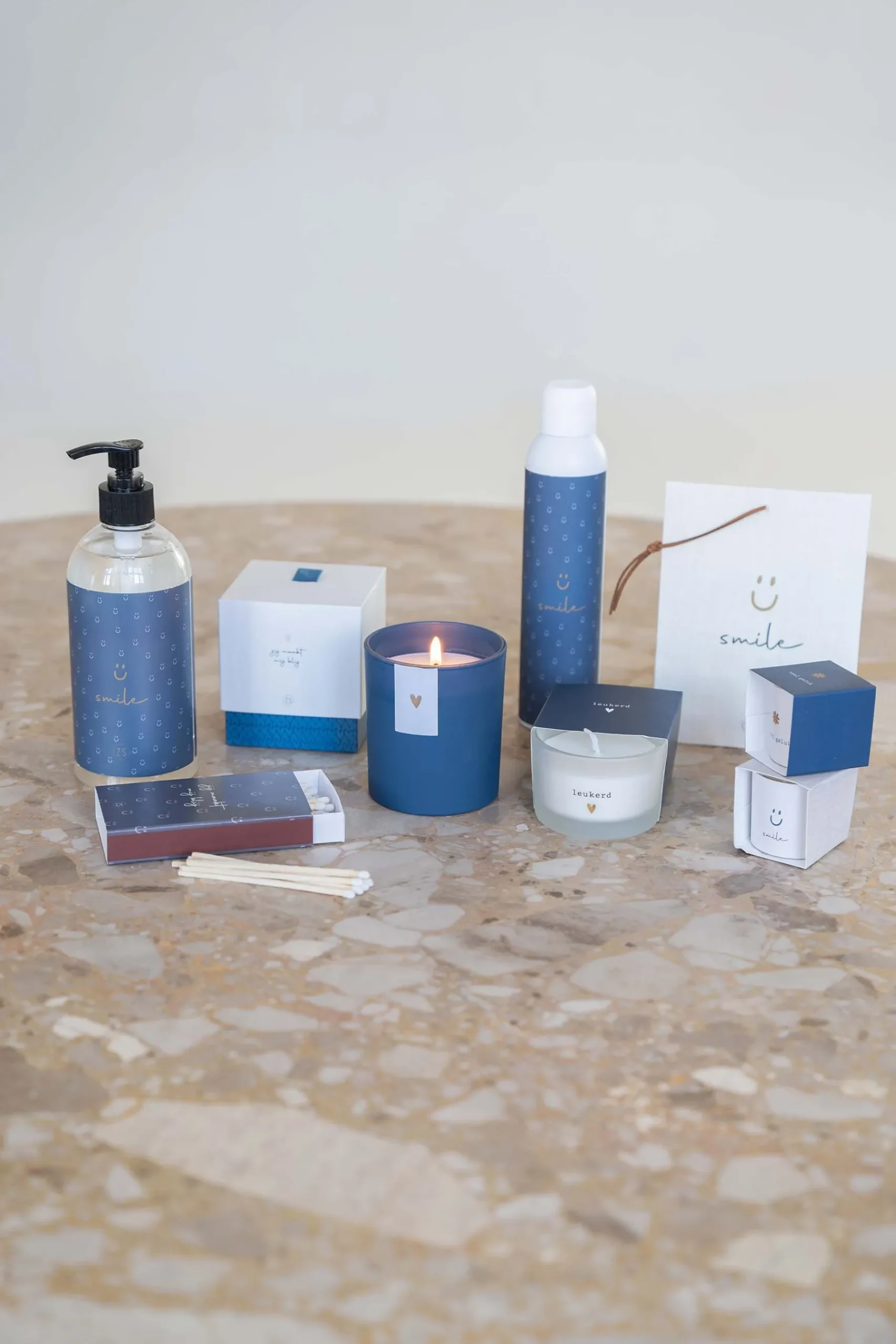 zusss_geurkaars_in_wikkel_leukerd_blauw_1.webp Outlet geurkaars in wikkel leukerd Geurkaarsen