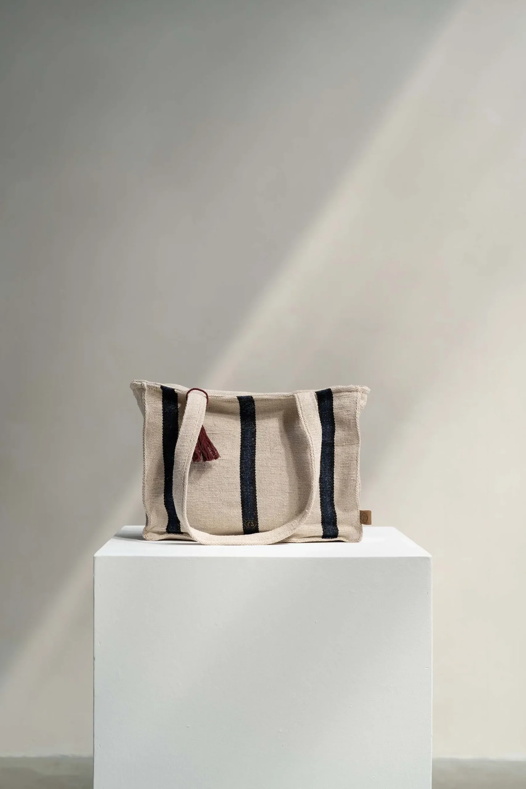 zusss_katoenen_tas_met_streep_ecrudonkerblauw_2.webp New katoenen tas met streep Schoudertassen & Handtassen