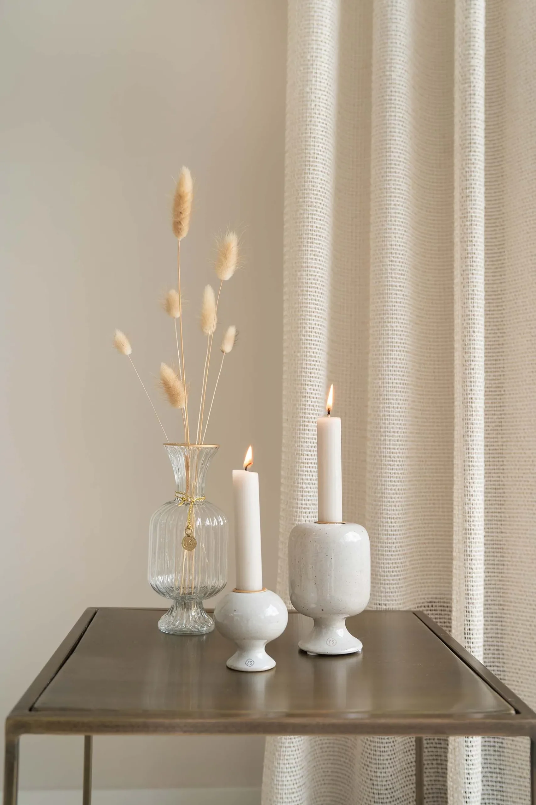 zusss_keramieken_kandelaar_l_glazuur_zand_spikkels_2.webp Clearance keramieken kandelaar L glazuur spikkels Kaarsen | Kaarsenhouders