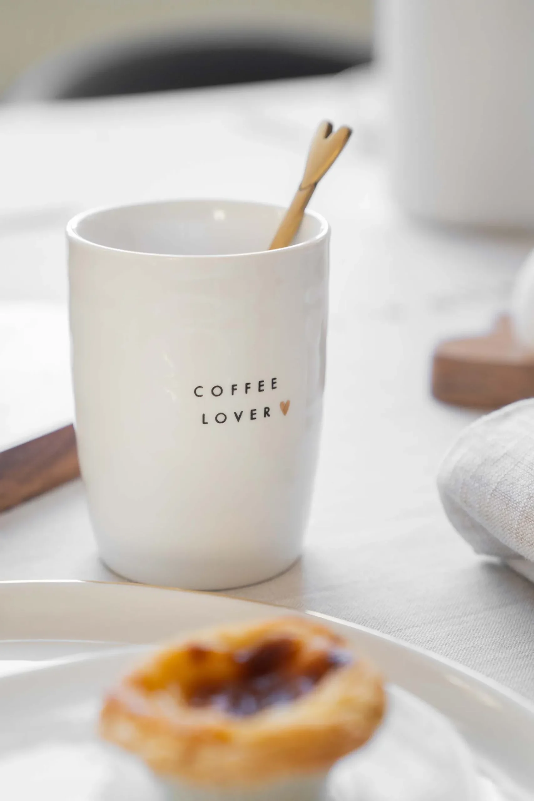 zusss_koffiemok_coffee_lover_wit_1.webp Outlet koffiemok coffee lover Servies