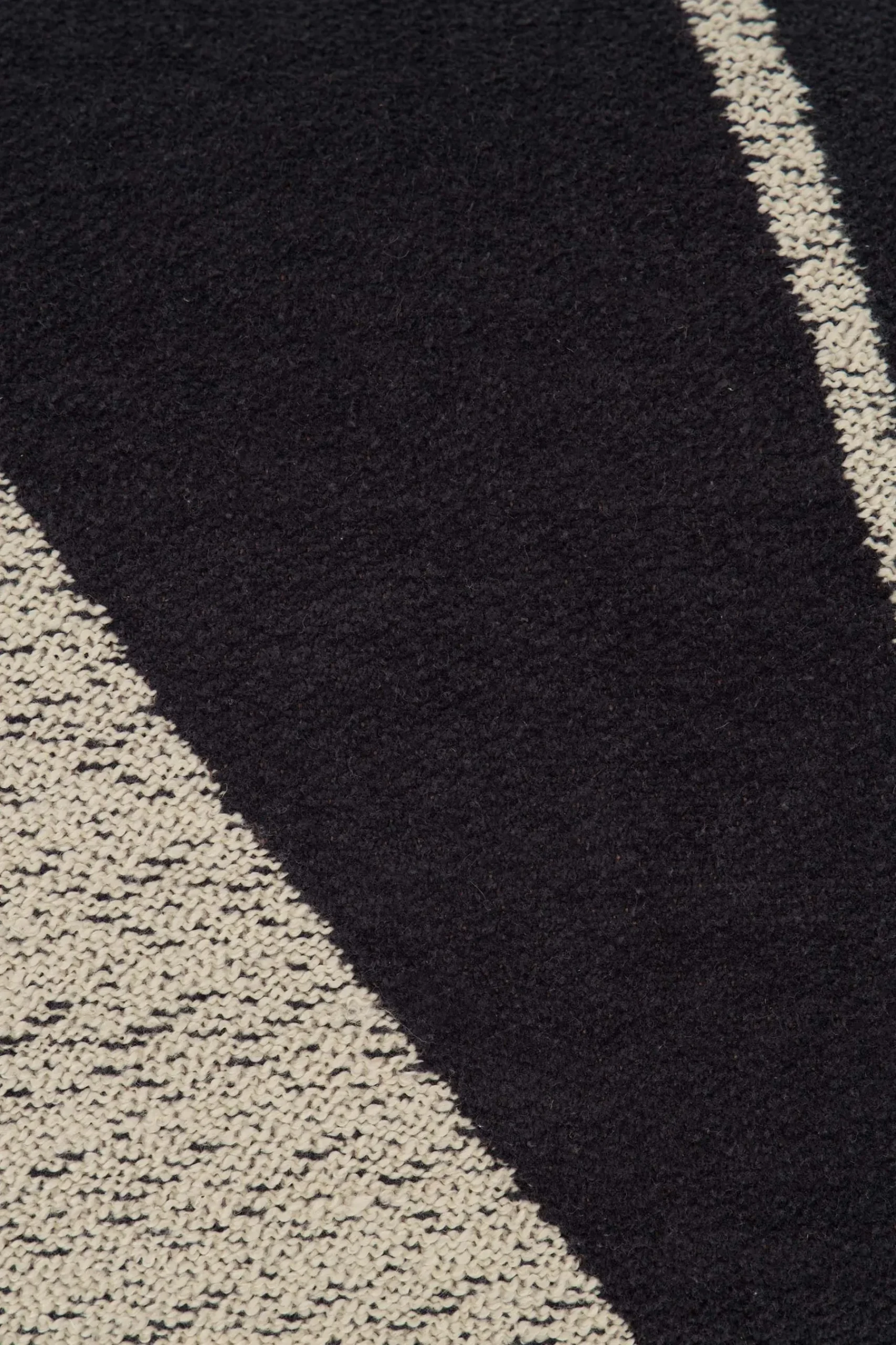 zusss_kussen_grafisch_element_xcm_antraciet_1.webp Store kussen grafisch element 60x40cm antraciet Kussens