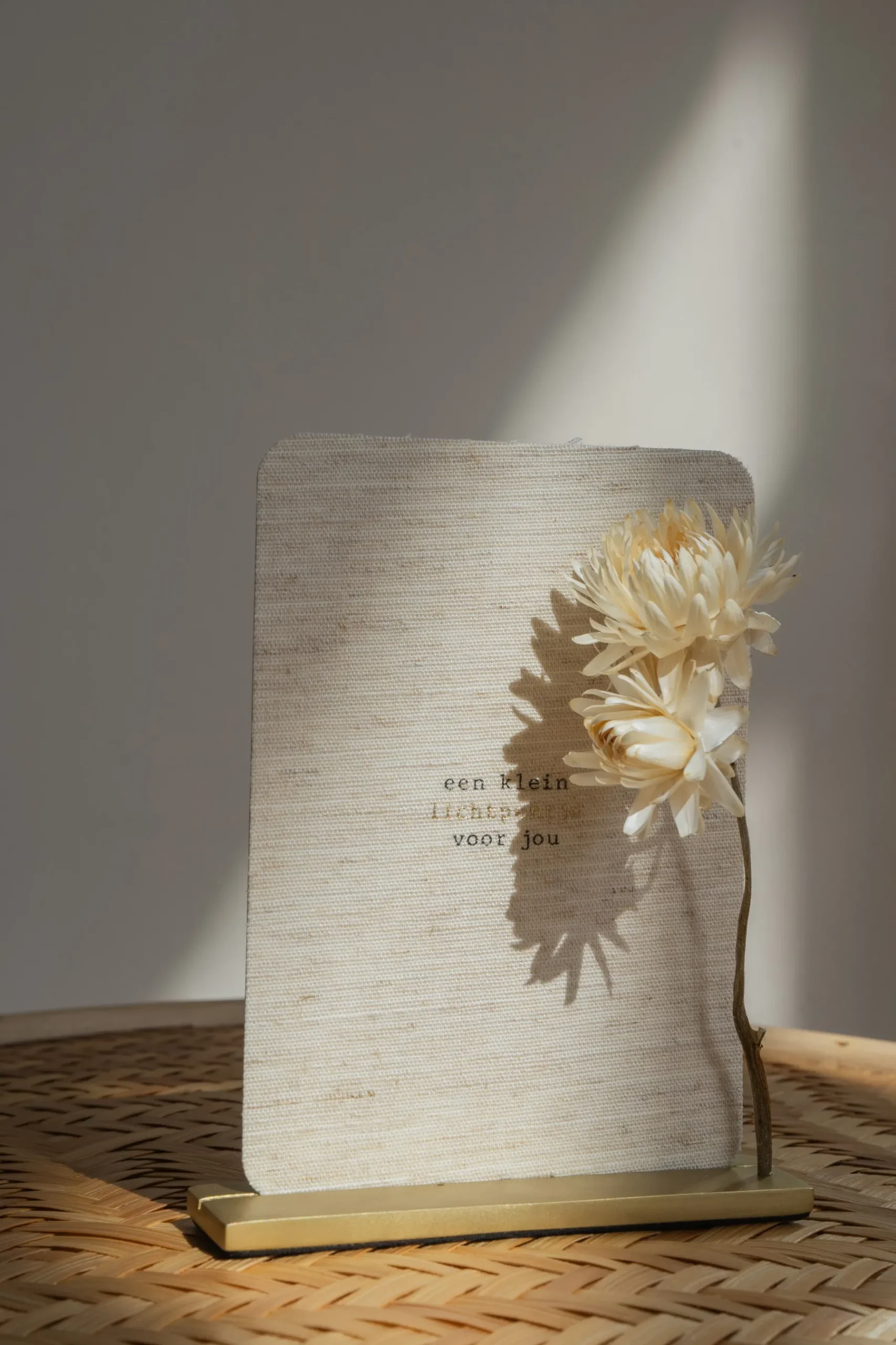 zusss_metalen_kaartenstandaard_goud_3.webp Cheap metalen kaartenstandaard Overige Woonaccessoires