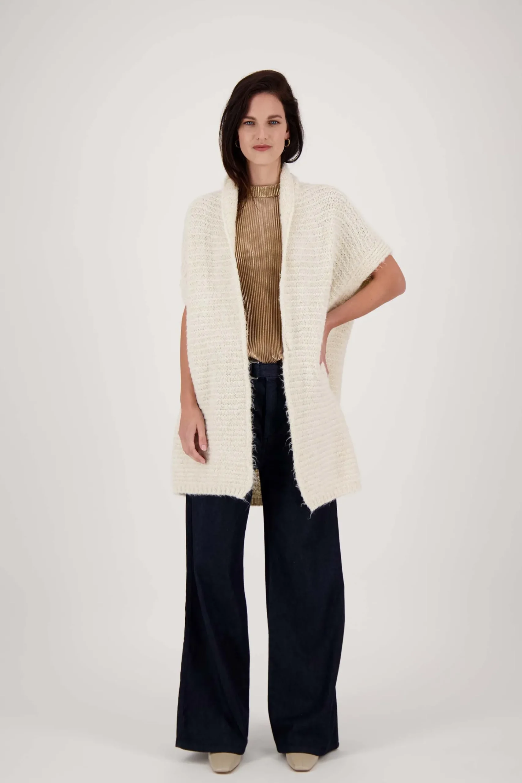 zusss_mouwloos_vest_creme_2.webp Sale mouwloos vest Vesten