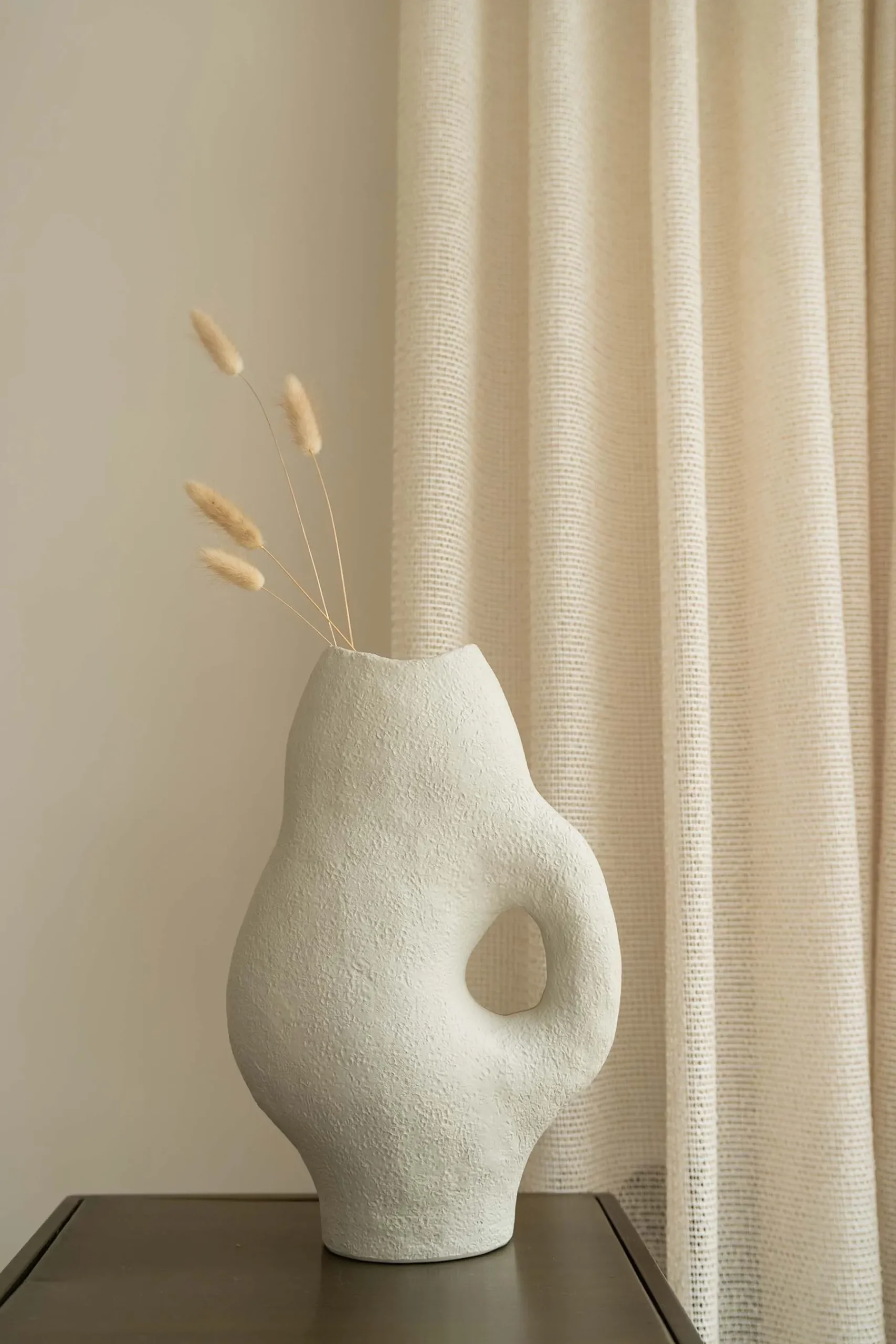 zusss_polystone_ornament_vaas_zand_3.webp Cheap polystone ornament vaas Vazen & Potten