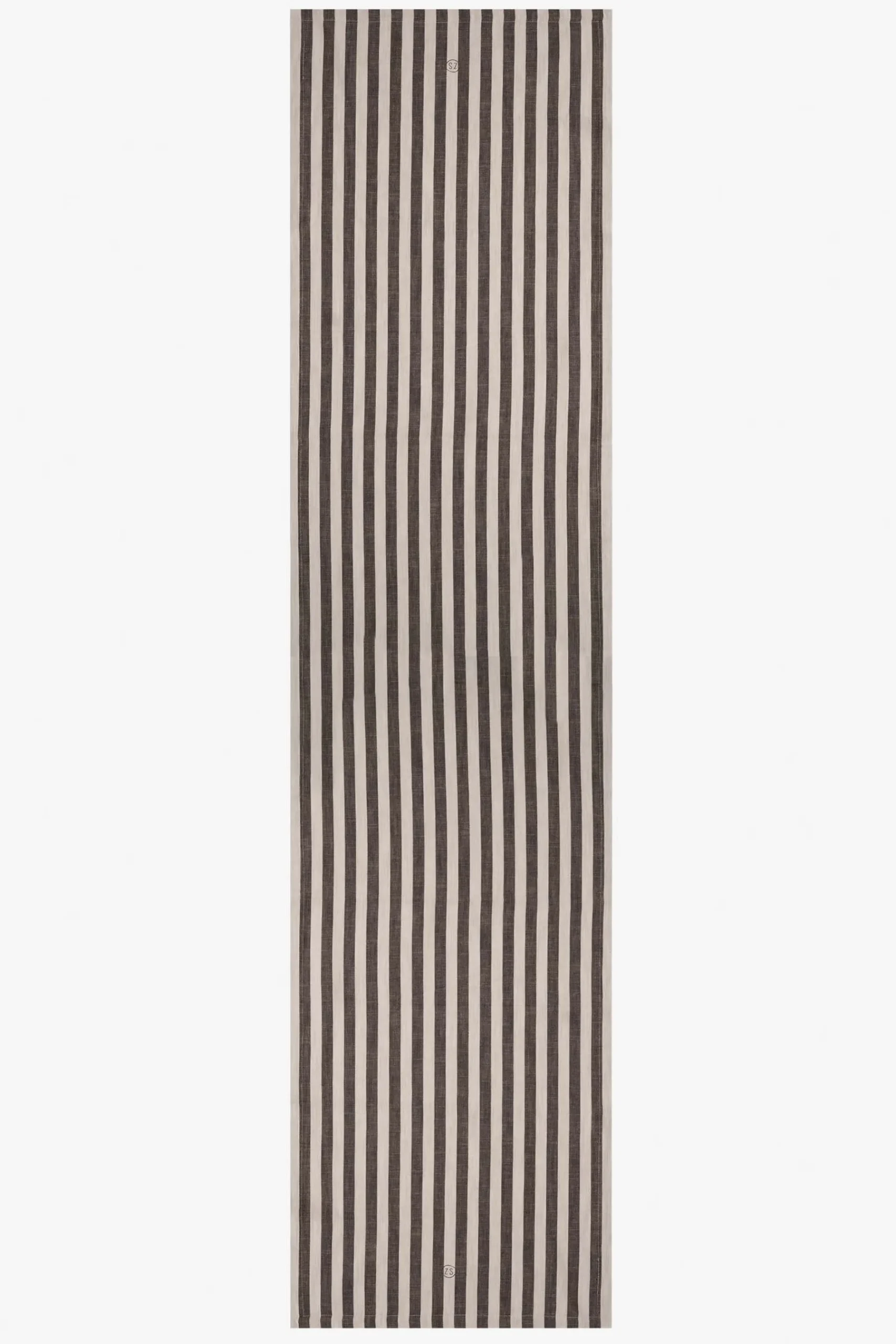 zusss_tafelloper_strepen_xcm_grafietgrijs_1.webp Store tafelloper strepen 50x250cm Keukentextiel