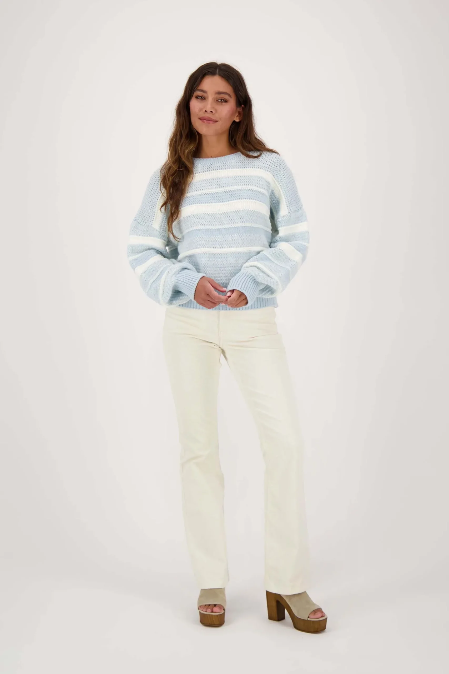 zusss_trui_met_streep_lichtblauw_1.webp Flash Sale trui met streep Truien