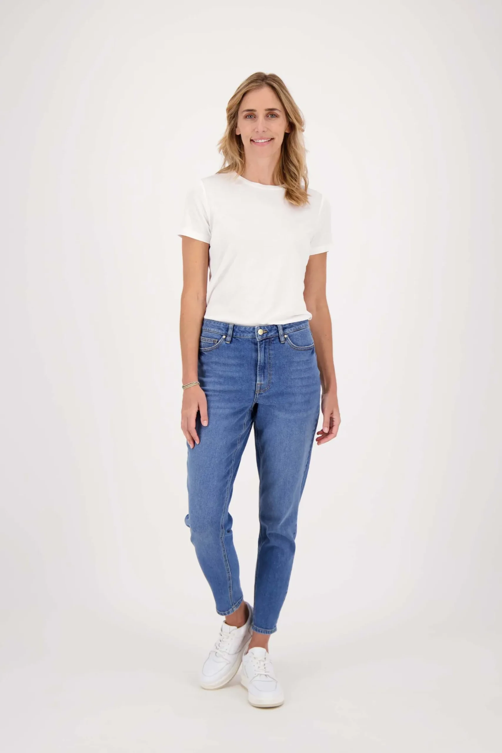 zusss_tshirt_met_ronde_hals_wit_2.webp Sale t-shirt met ronde hals Tops